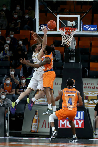 阿德耶米在 阿德耶米在